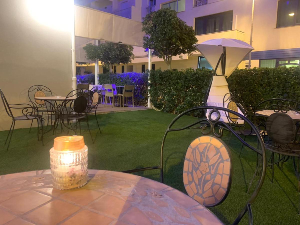 Hotel Des Bains Cattolica Exterior photo